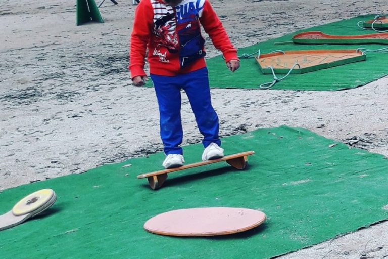 taller de circ per nens i adults taller de circ barcelona, contractar un taller de circ, tallers de circ per nens, tallers infantils per escoles, contractar tallers infantils barcelona